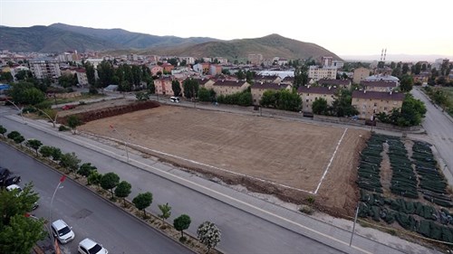 Sentetik Çim Yüzeyli Futbol Sahasının Yapımına Başlandı