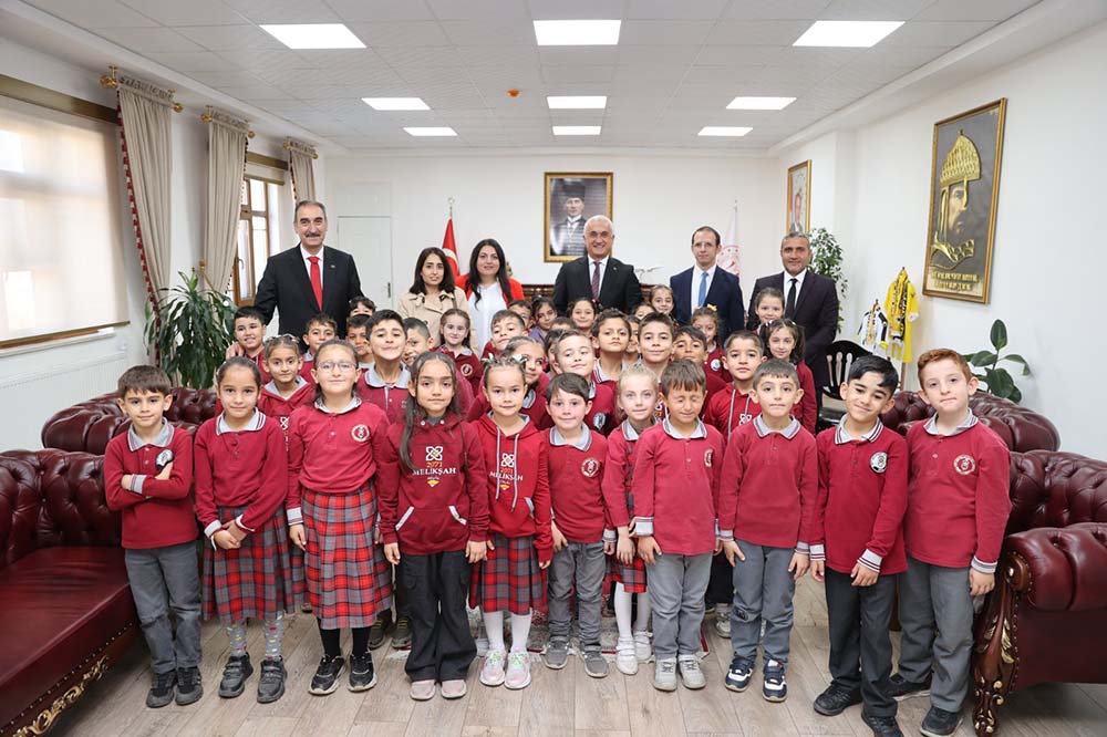 Valimiz Sayın Avni Çakır'ın 2024-2025 Eğitim-Öğretim Yılı Yıl Sonu" Mesajı
